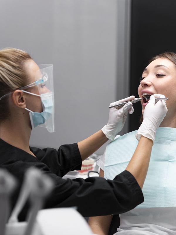 Black Stain: le macchie nere sui denti, cosa sono e perché compaiono